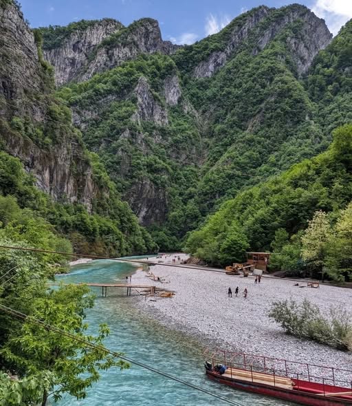 470215896_122155736366294975_9198872498611693455_n.jpg